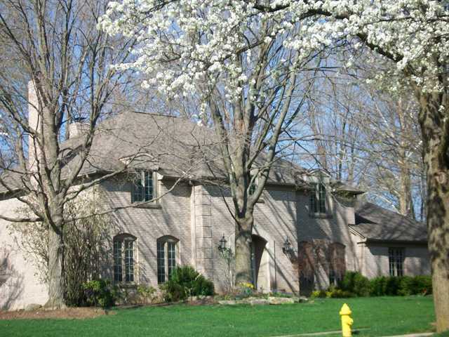 2610 Sandover Road Columbus, OH 43220 - Photo 1 of 25 Gallery Image 1