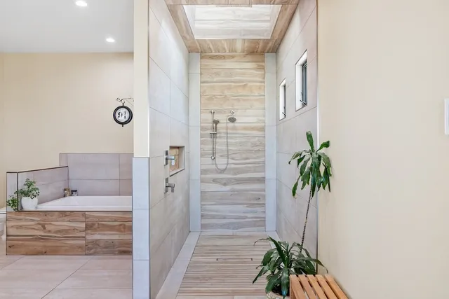 $1,695,000 | 440 Junker Hill Drive, Fredericksburg, TX 78624