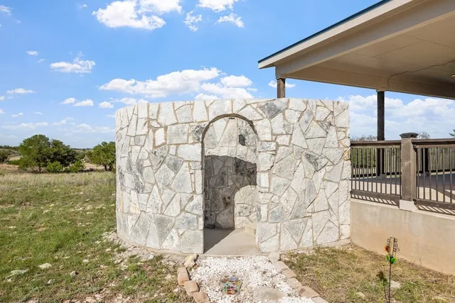 $1,695,000 | 440 Junker Hill Drive, Fredericksburg, TX 78624