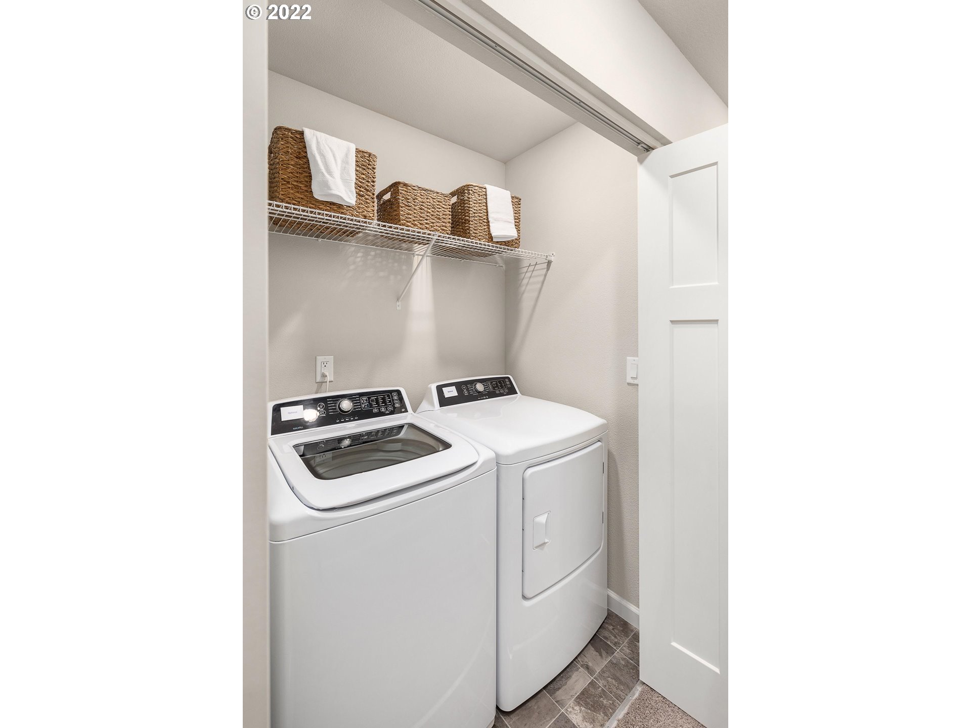 2408 South Brookside Place Ridgefield, WA 98642 - Photo 25 of 32 a utility room with dryer and washer