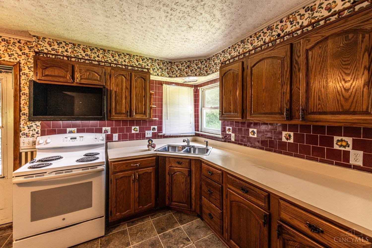 3315 Foozer Road Amelia, OH 45102 - Photo 9 of 69 Gallery Image 9