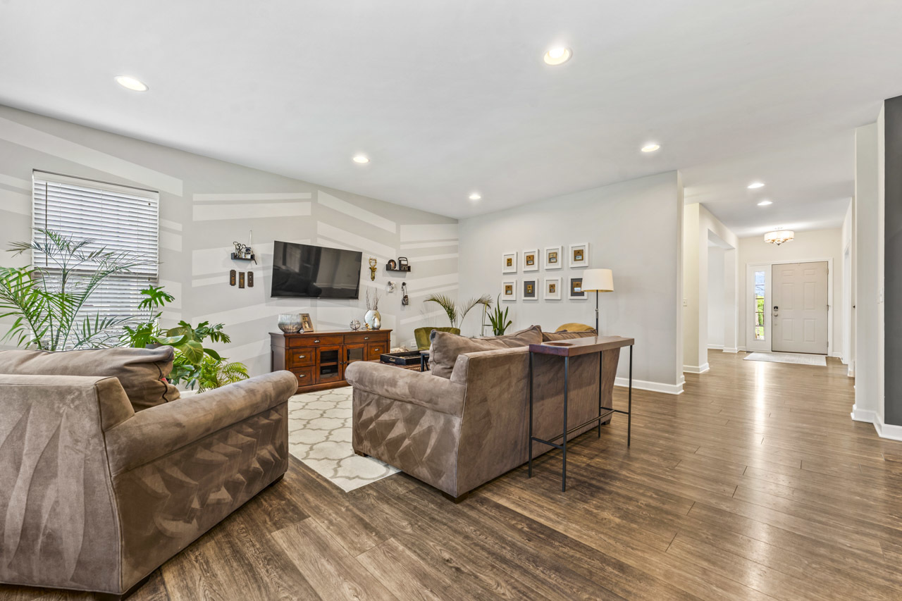 1251 West Thomas Road Wheaton, IL 60187 - Photo 12 of 57 Gallery Image 12