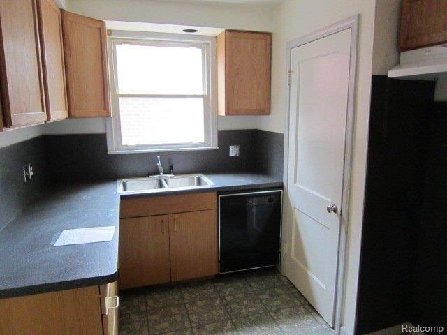 18967 Edinborough Road Detroit, MI 48219 - Photo 30 of 35 261-771160-kitchen (4).JPG