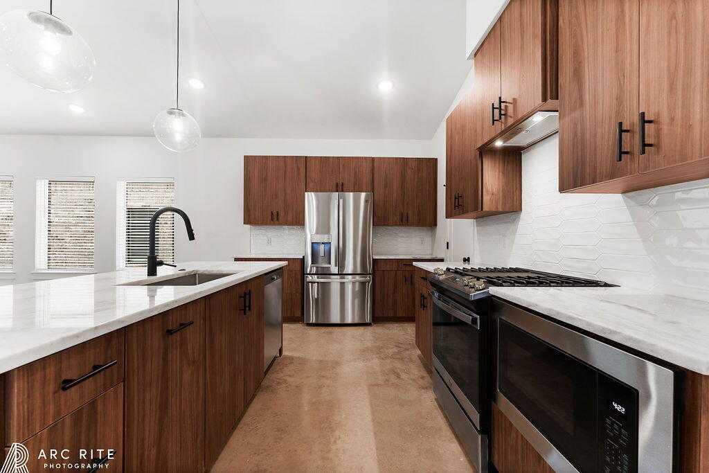 4529 22nd Place Lubbock, TX 79407 - Photo 8 of 27 8