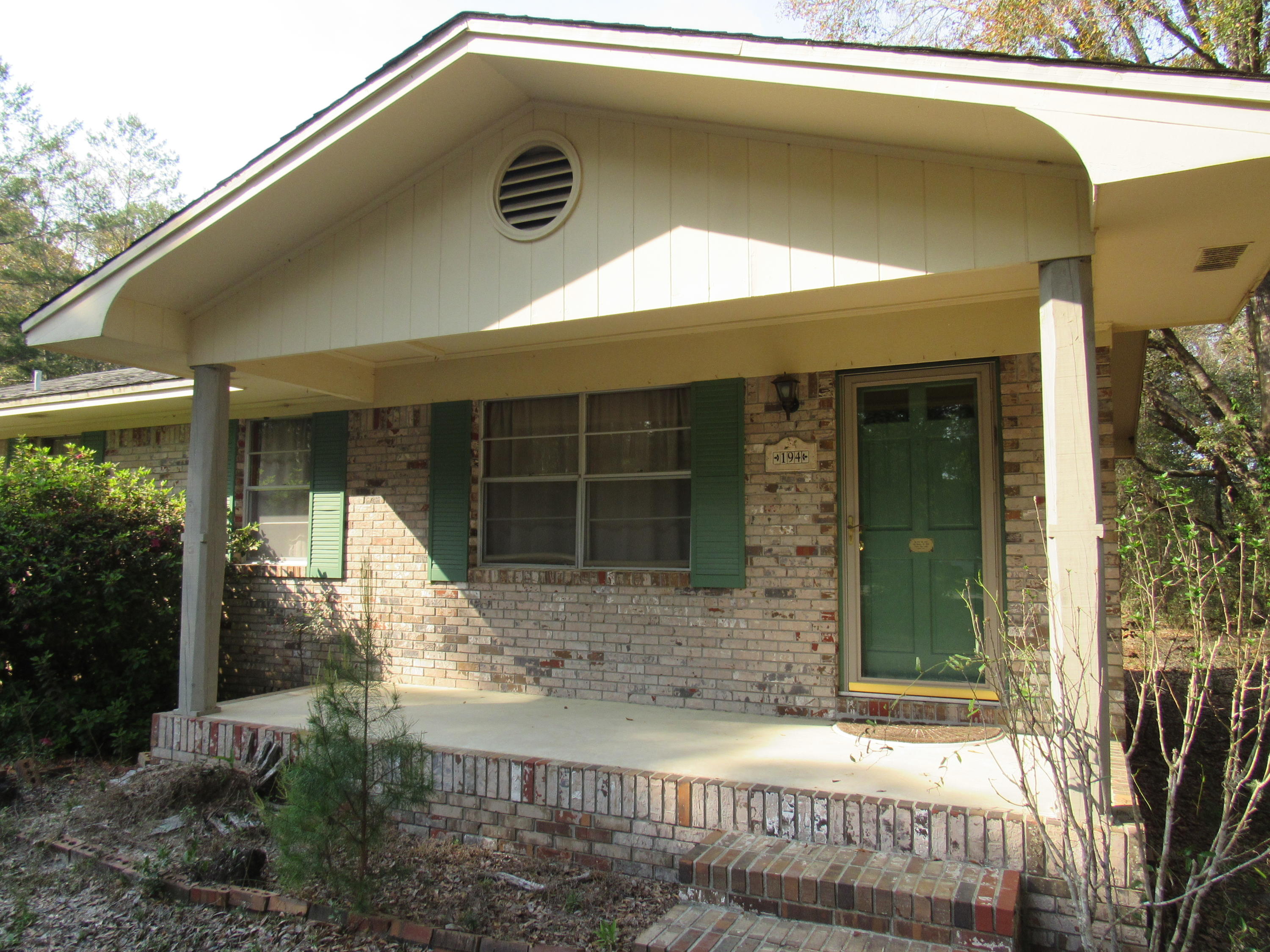 194 Woodlawn Road Freeport, FL 32439 - Photo 2 of 11 IMG_4779