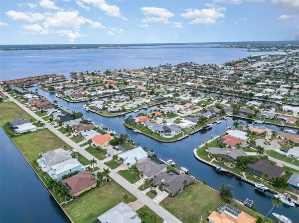 $799,999 | 100 Colony Point Drive, Punta Gorda, FL 33950