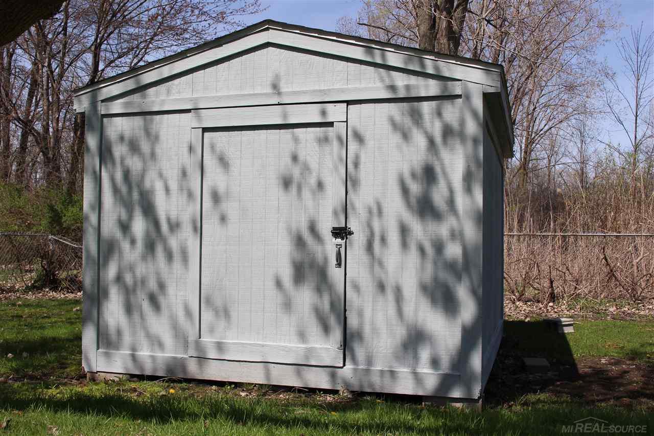 5554 Pointe Tremble Road Algonac, MI 48001 - Photo 6 of 36 31317942-5.JPG