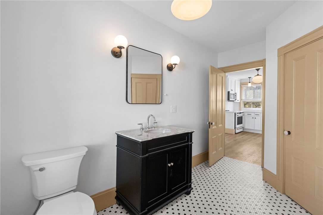 18 Barney Street, Unit 2 Newport, RI 02840 - Photo 13 of 33