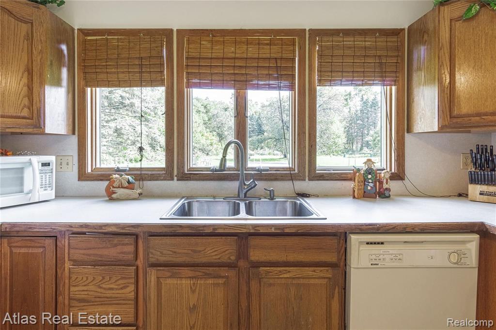 4333 Howe Road Grand Blanc, MI 48439 - Photo 35 of 42
