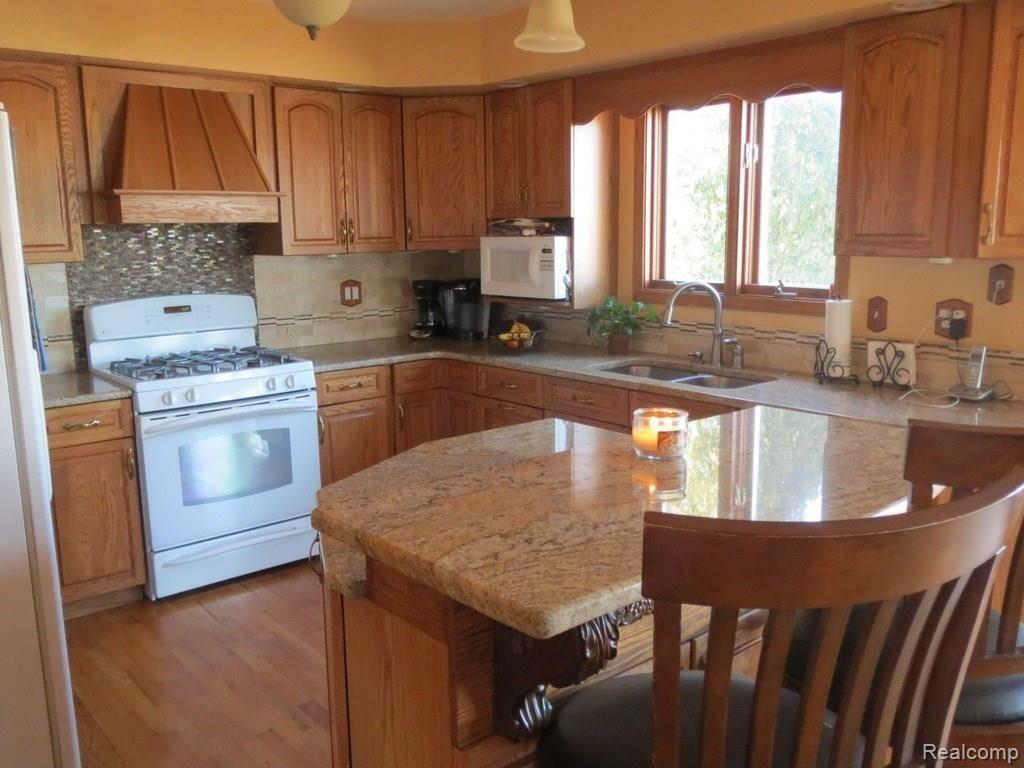 3600 Carleton West Road Carleton, MI 48117 - Photo 4 of 13 Gallery Image 4