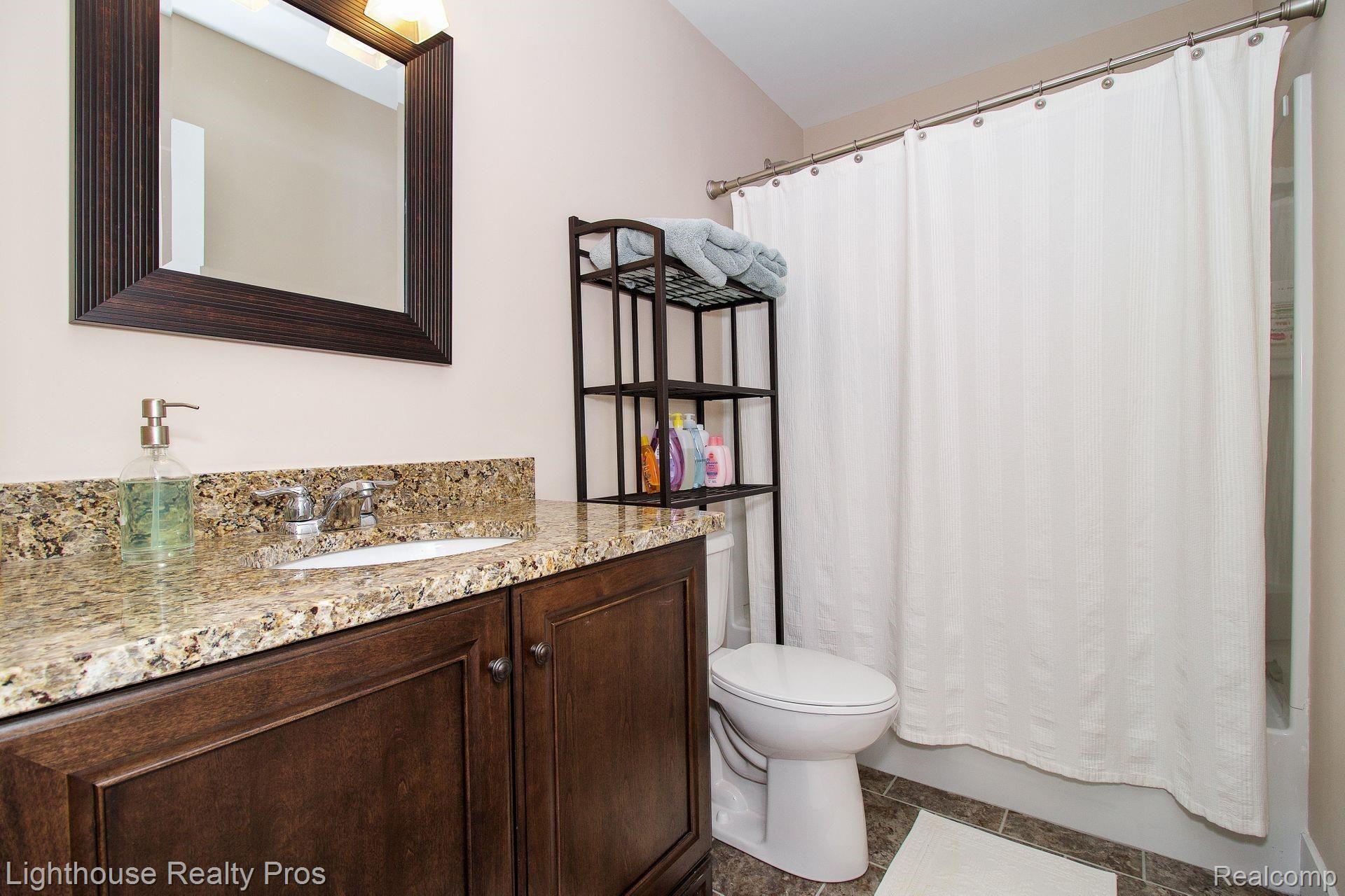 2897 Fisher Road Howell, MI 48855 - Photo 24 of 37 Main bath upstairs