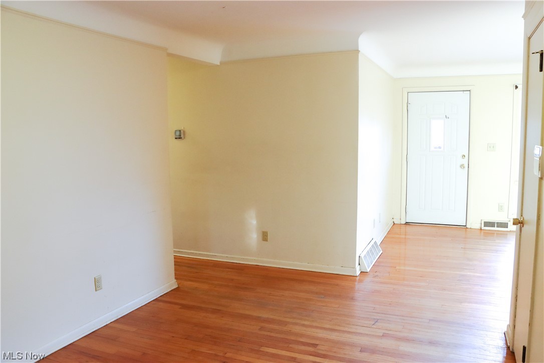 523 Harris Road Cleveland, OH 44143 - Photo 8 of 21 Dining Room/Living Room