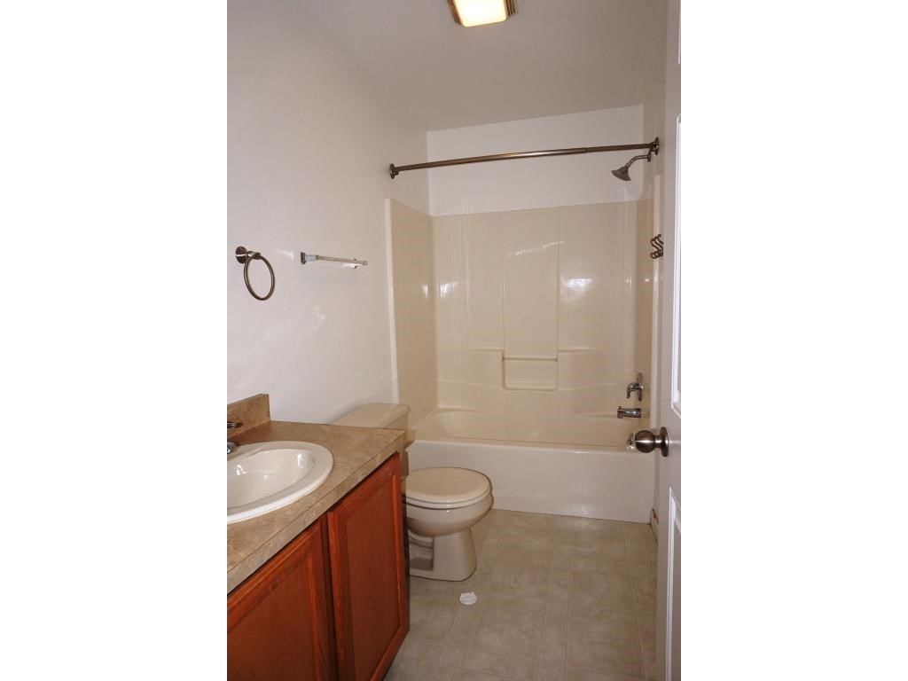 1967 River Road Sharon, VT 05068 - Photo 15 of 17 Gallery Image 15