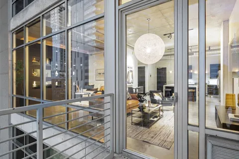 $825,000 | 800 West 5th Street, Unit 703, Austin, TX 78703