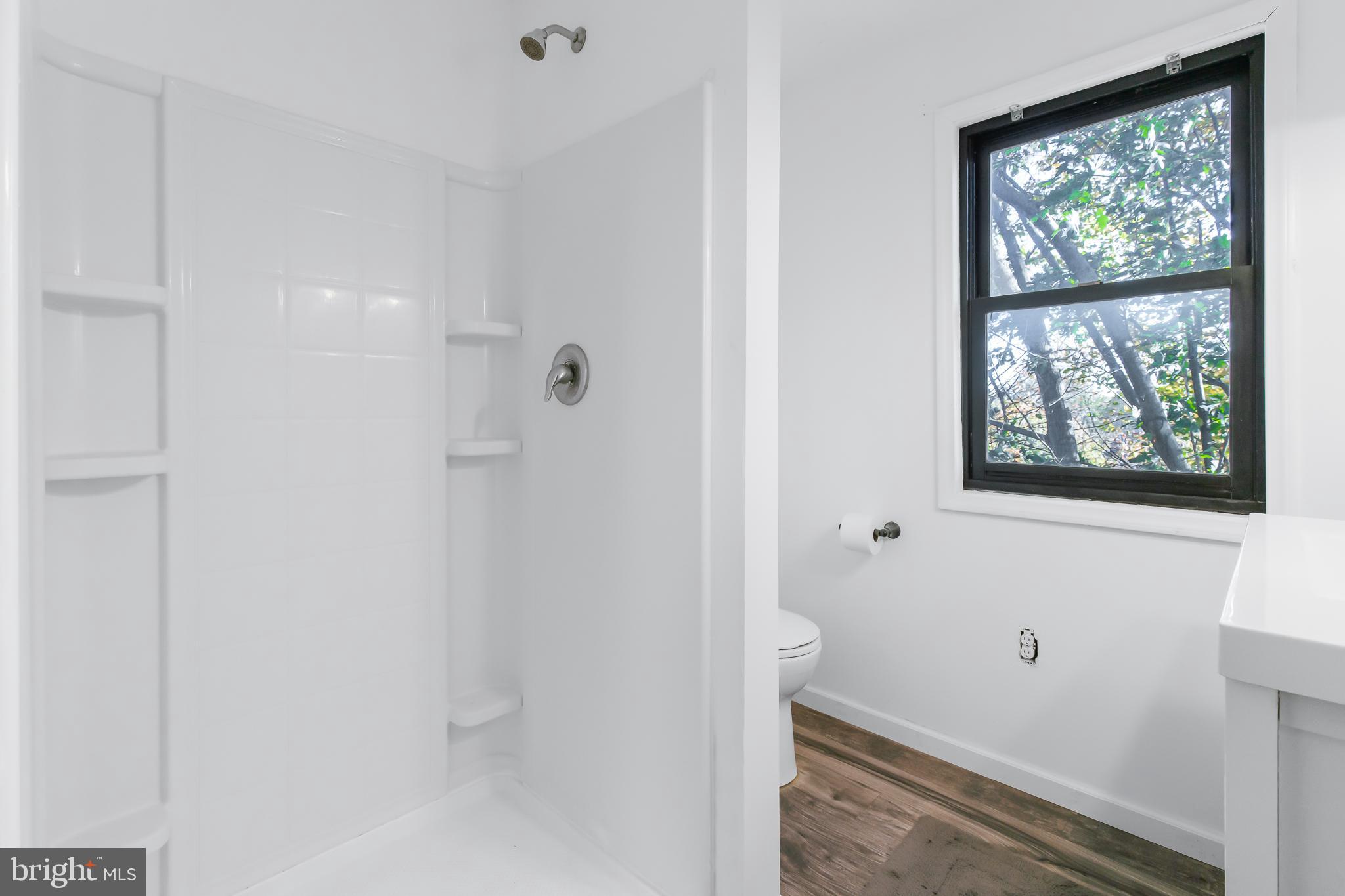 403 Cardinal Road Lititz, PA 17543 - Photo 23 of 29 a bathroom with a window