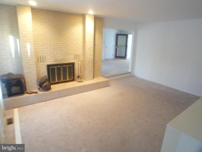 12409 Timber Grove Road Owings Mills, MD 21117 - Photo 4 of 19 Living Room