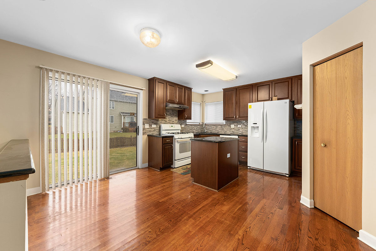 3202 Whitney Road Aurora, IL 60502 - Photo 9 of 28