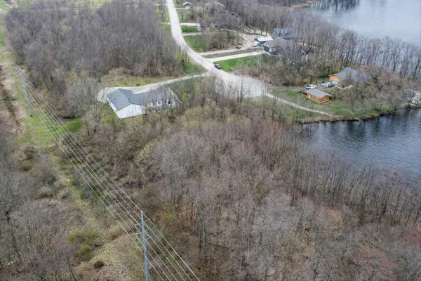 $200,000 | 14 Forest Shores Drive, Cassopolis, MI 49031