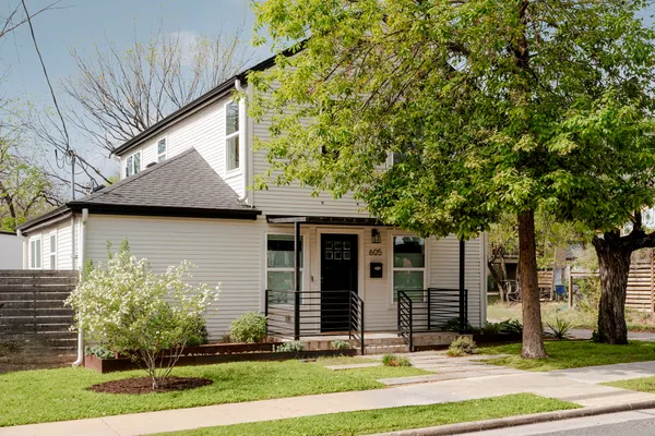 $800,000 | 605 Harris Avenue, Austin, TX 78705