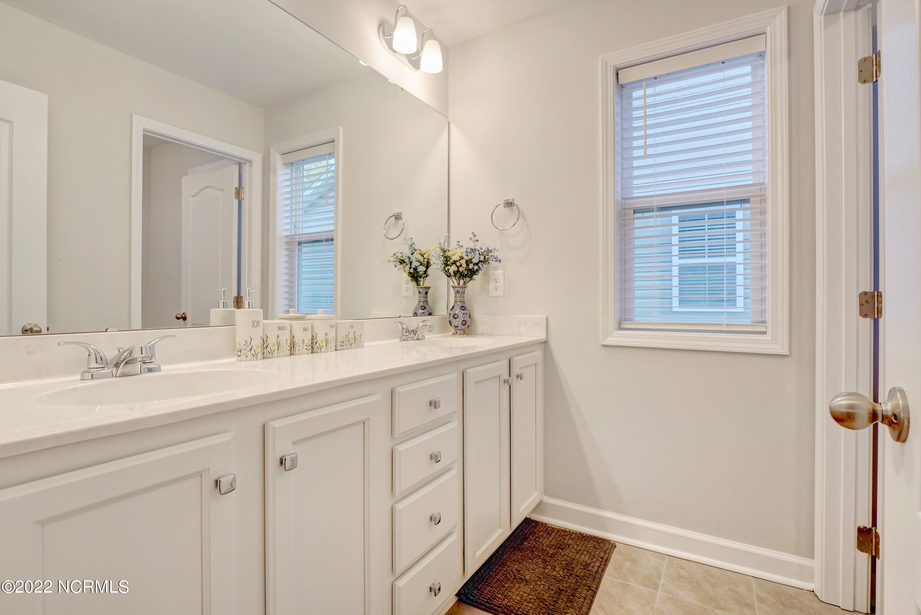 112 Violetear Ridge Hampstead, NC 28443 - Photo 19 of 34 P9211667_68_69_70_71_72_73