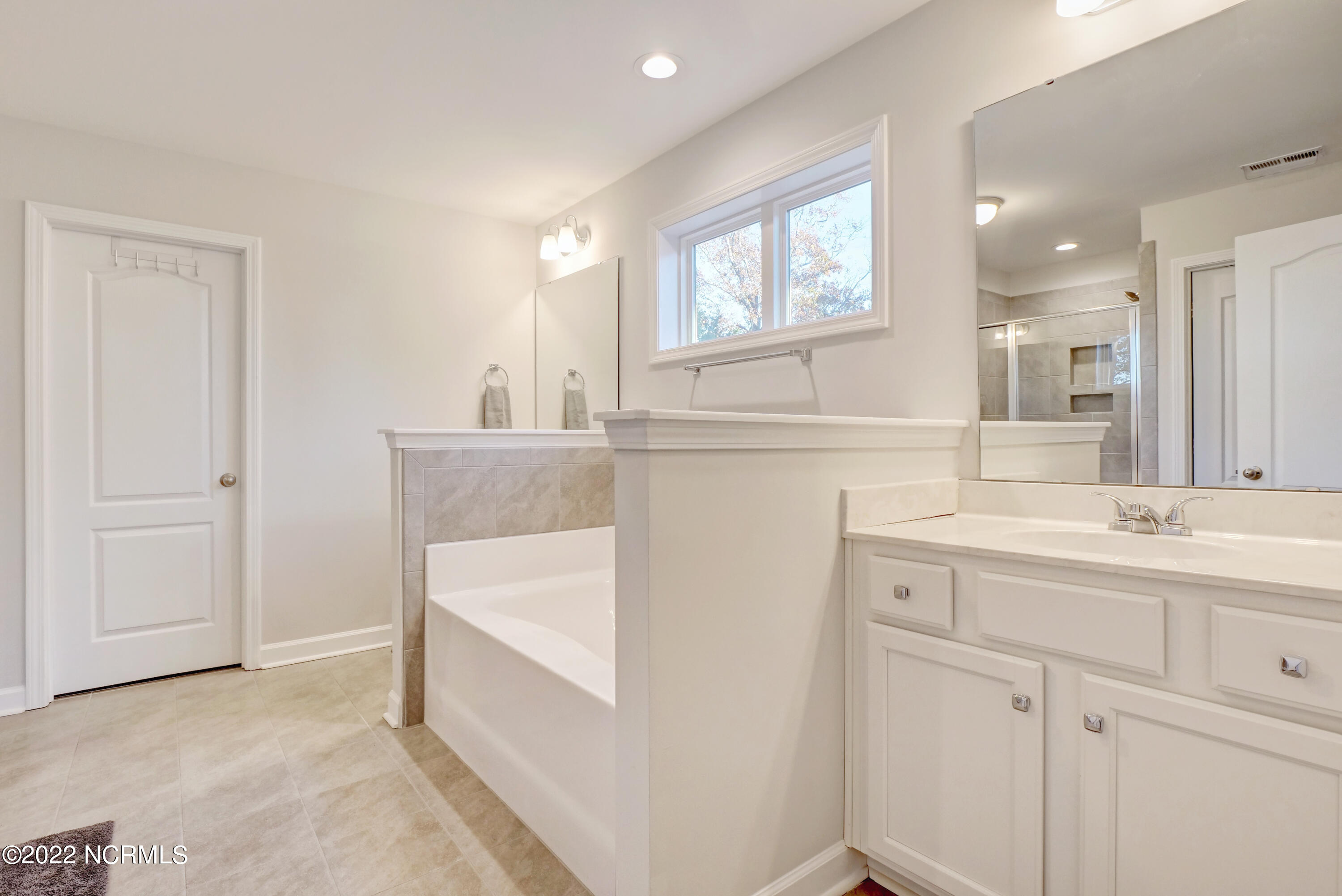 112 Violetear Ridge Hampstead, NC 28443 - Photo 20 of 34 P9211618_19_20_21_22_23_24