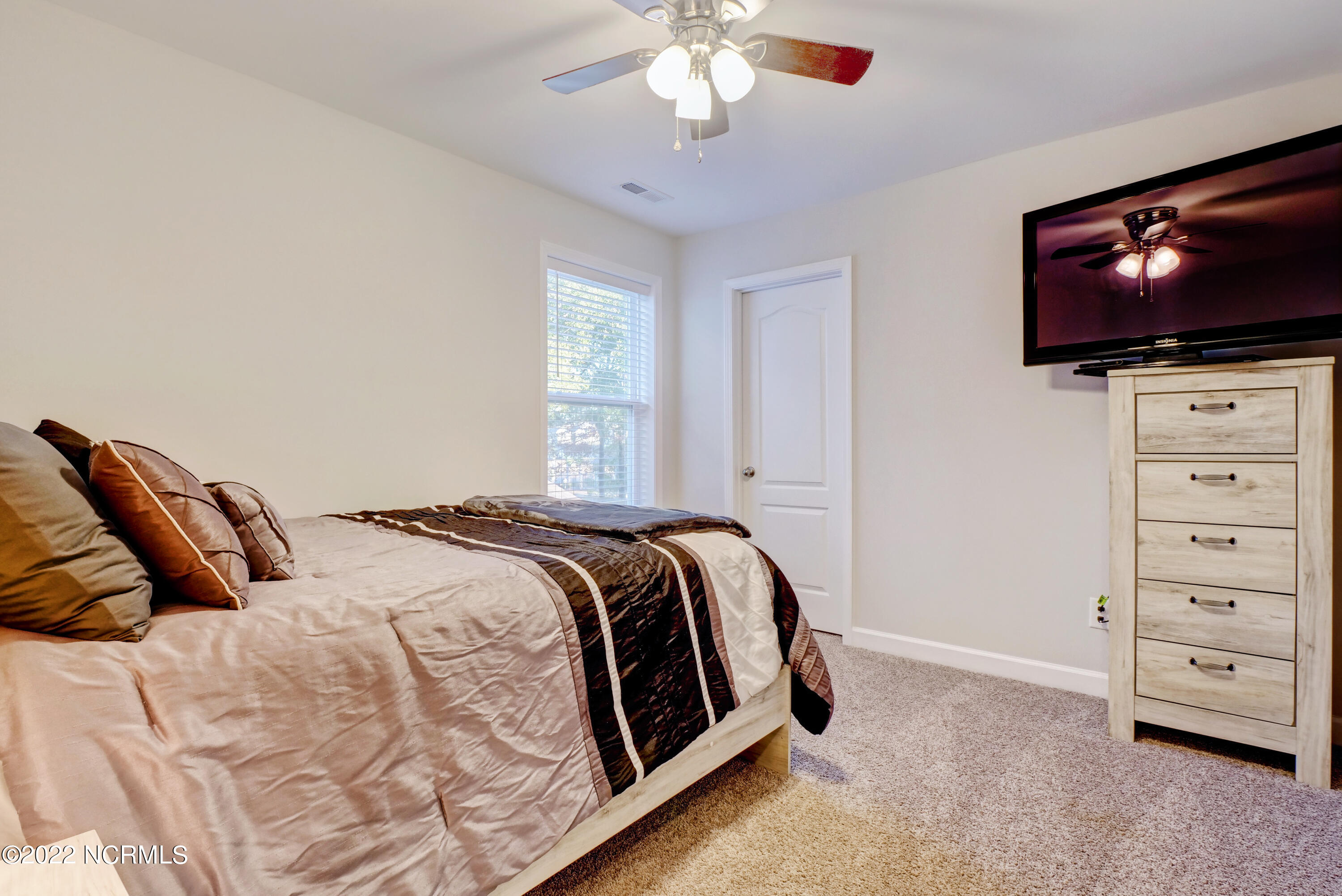 112 Violetear Ridge Hampstead, NC 28443 - Photo 24 of 34 P9211646_47_48_49_50_51_52