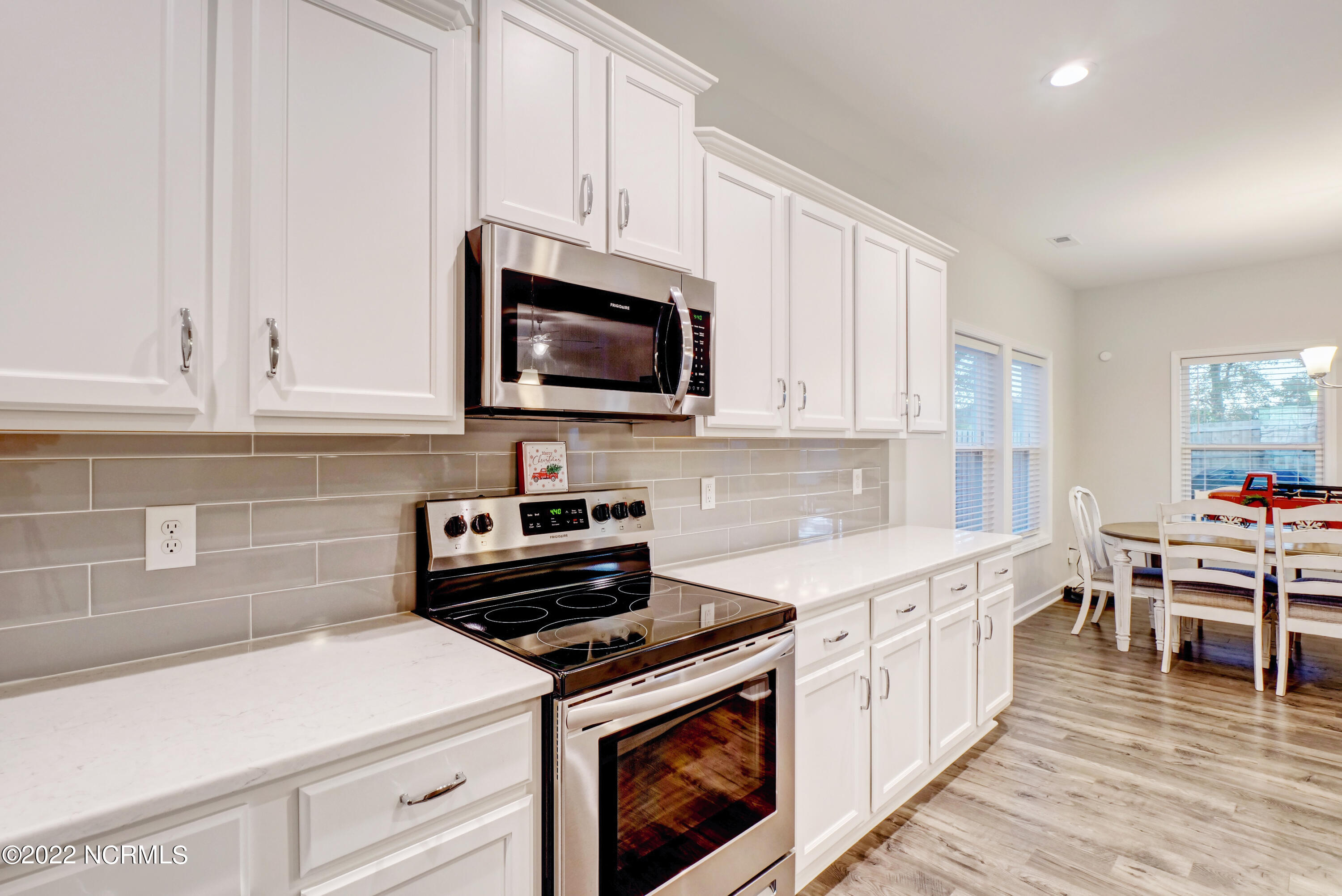 112 Violetear Ridge Hampstead, NC 28443 - Photo 8 of 34 P9211786_87_88_89_90_91_92