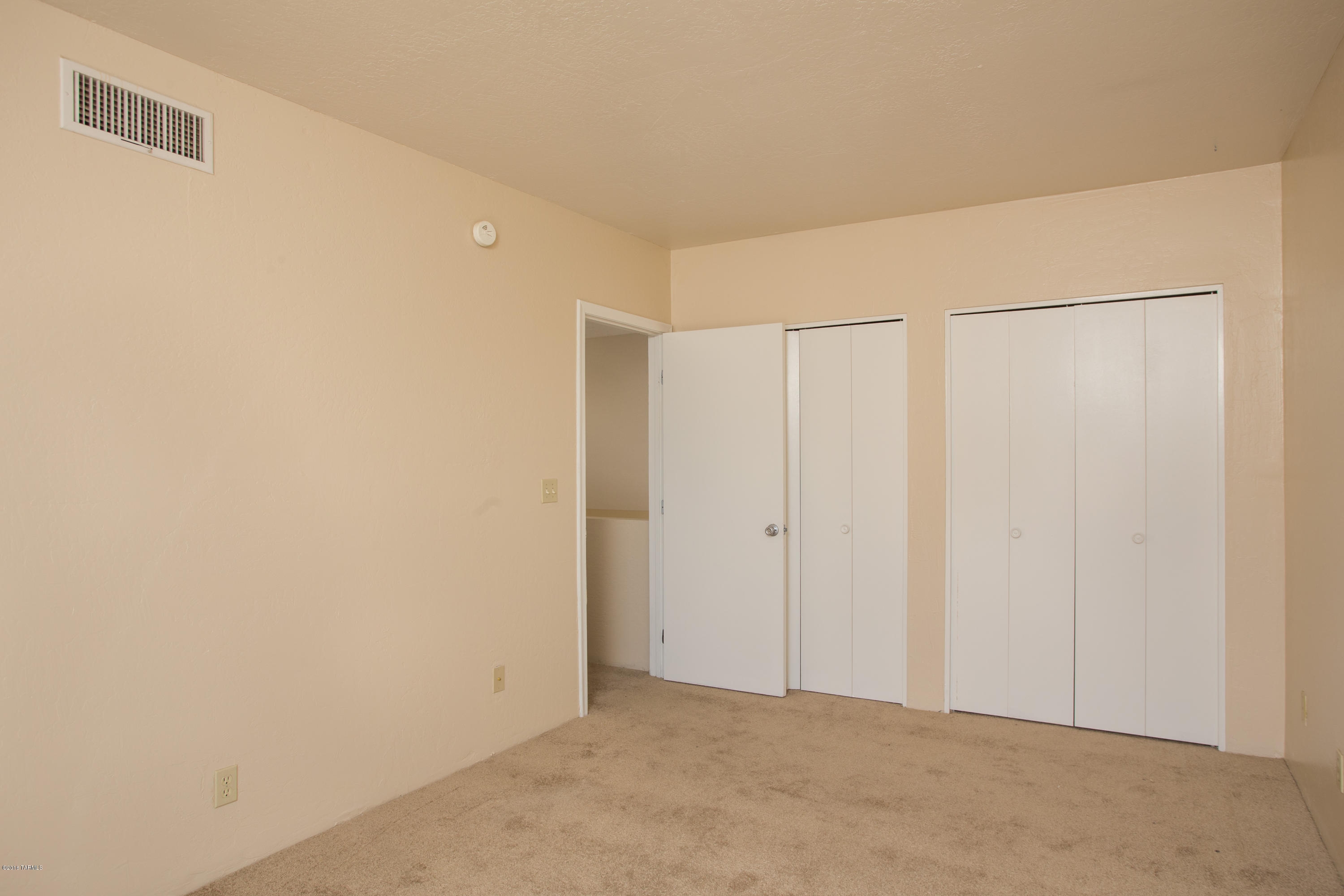 242 East Pastime Road Tucson, AZ 85705 - Photo 12 of 20
