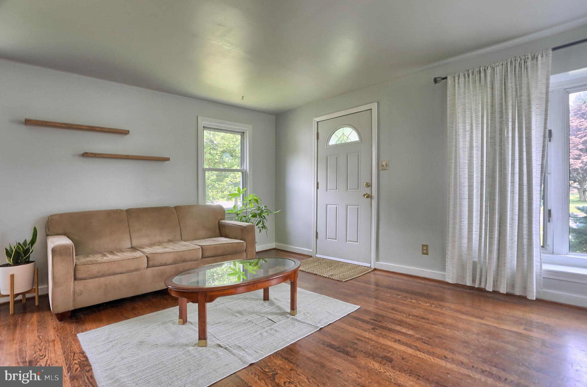 1387 Letchworth Road Camp Hill, PA 17011 - Photo 4 of 34 Gallery Image 4