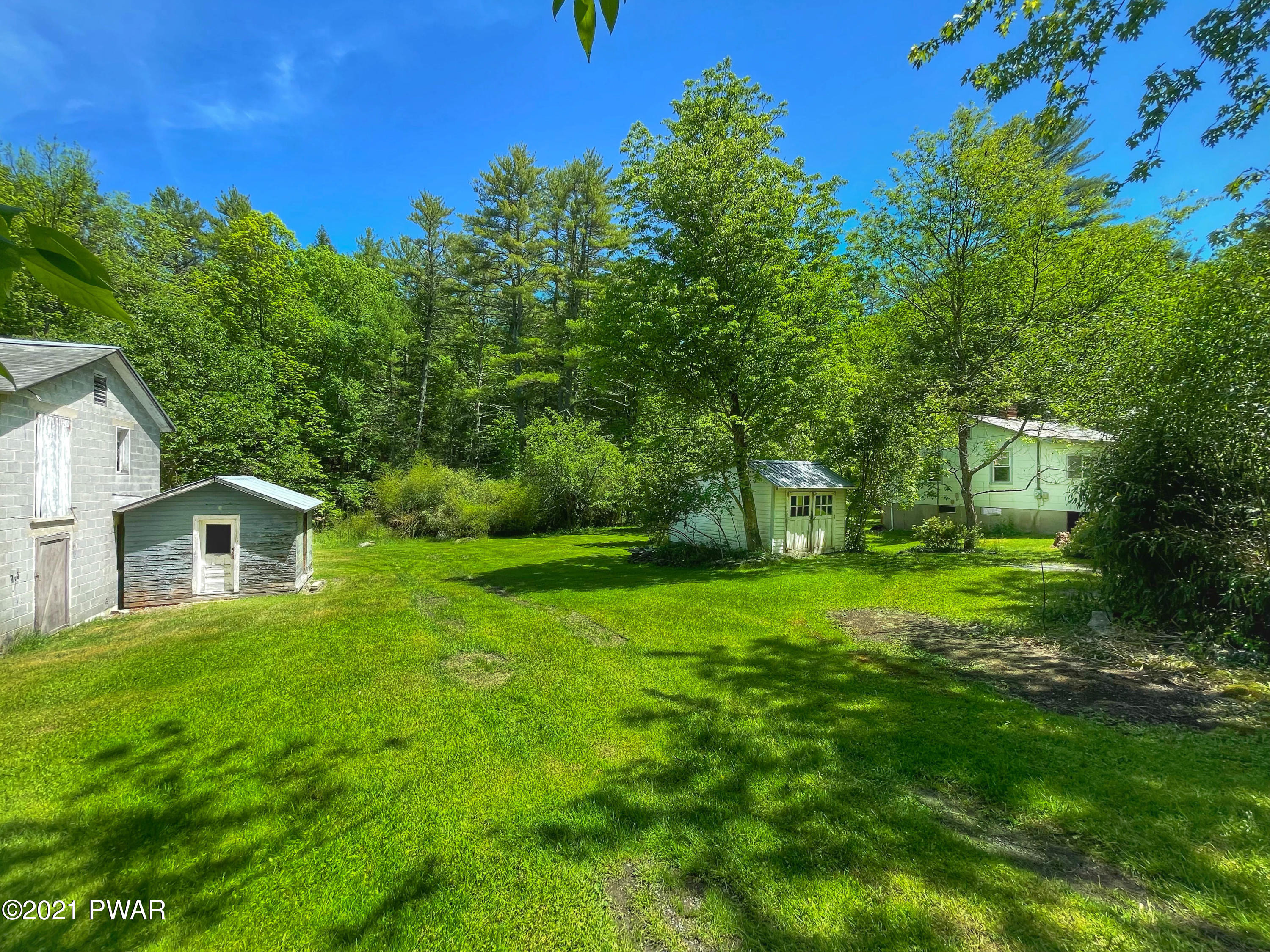 120 Bee Hollow Road Shohola, PA 18458 - Photo 7 of 38