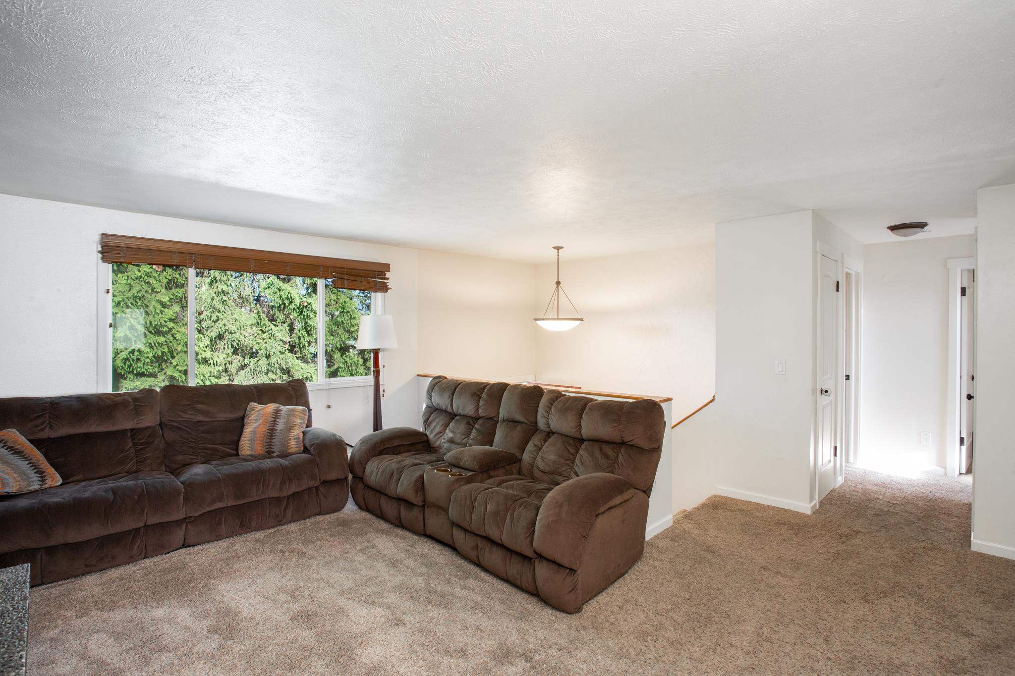 617 North Moore Road Spokane Valley, WA 99037 - Photo 2 of 20