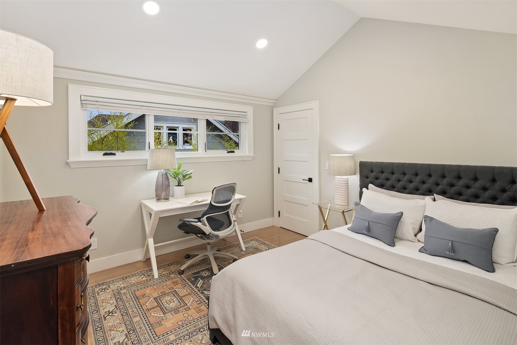 3943 Southwest Holden Street Seattle, WA 98136 - Photo 16 of 28 Gallery Image 16