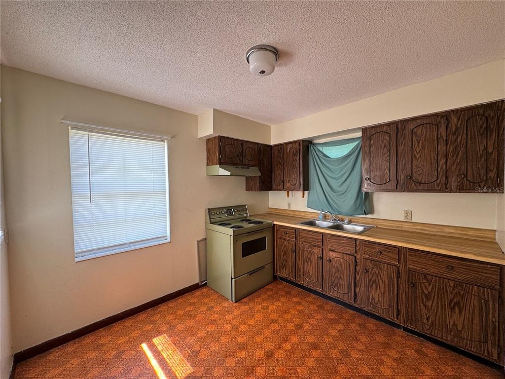 307 North Lake Reedy Boulevard Frostproof, FL 33843 - Photo 8 of 15