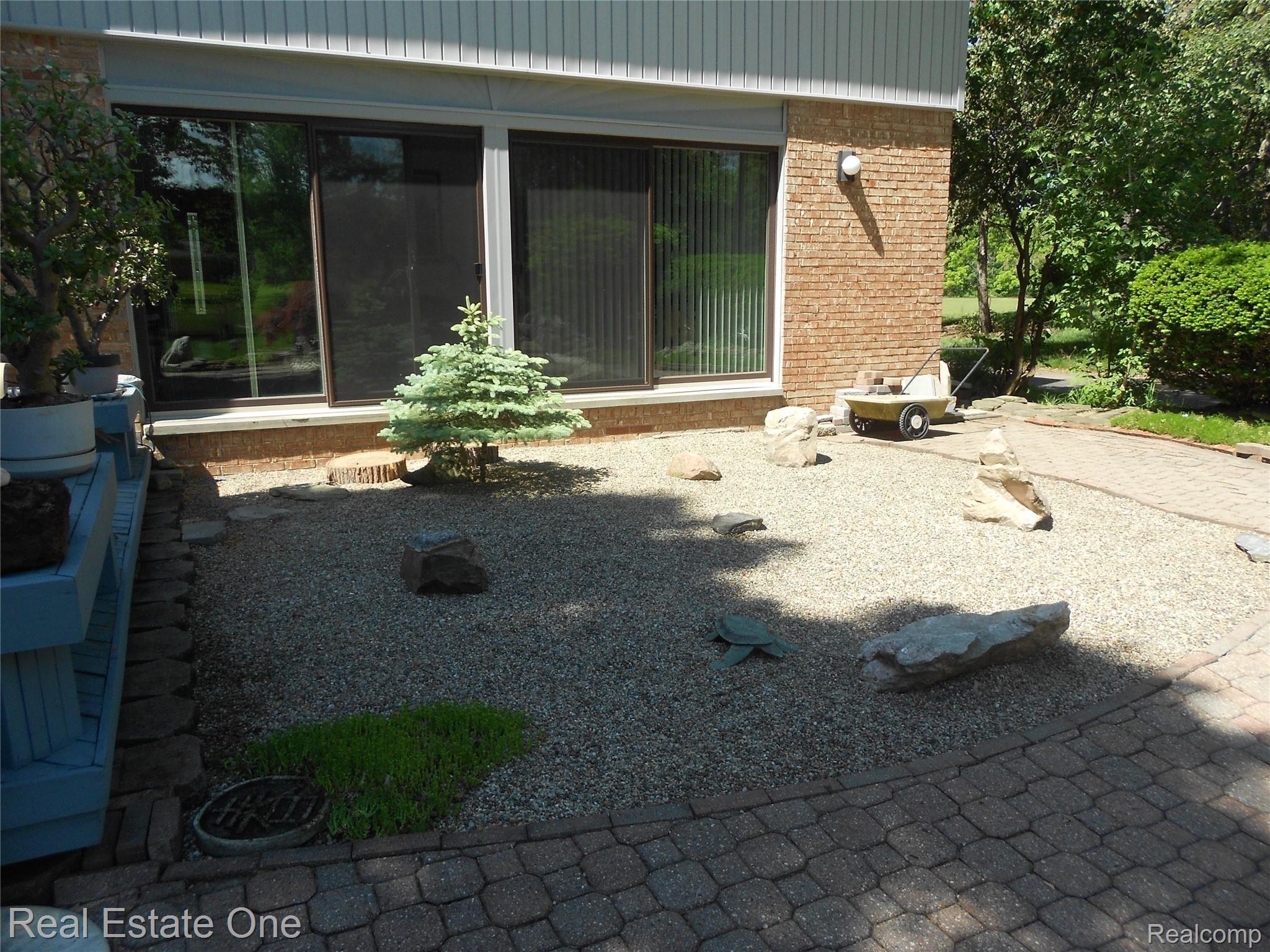 4325 Stoddard Road West Bloomfield, MI 48323 - Photo 41 of 63 DSCN2176.JPG