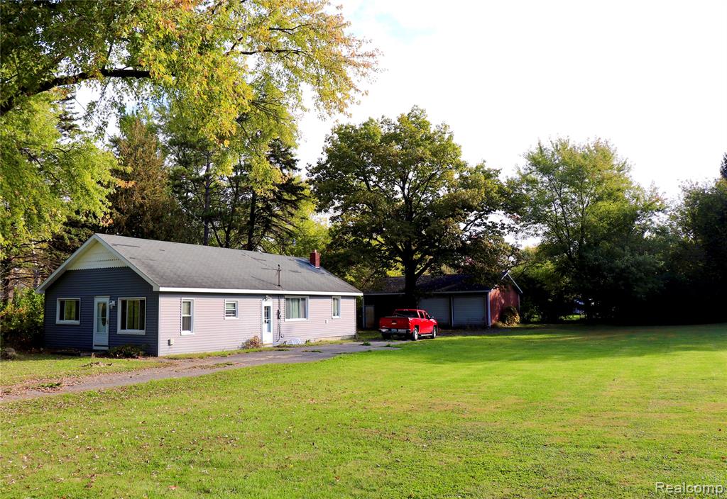 1029 Adams Road Burton, MI 48509 - Photo 14 of 16 Gallery Image 14
