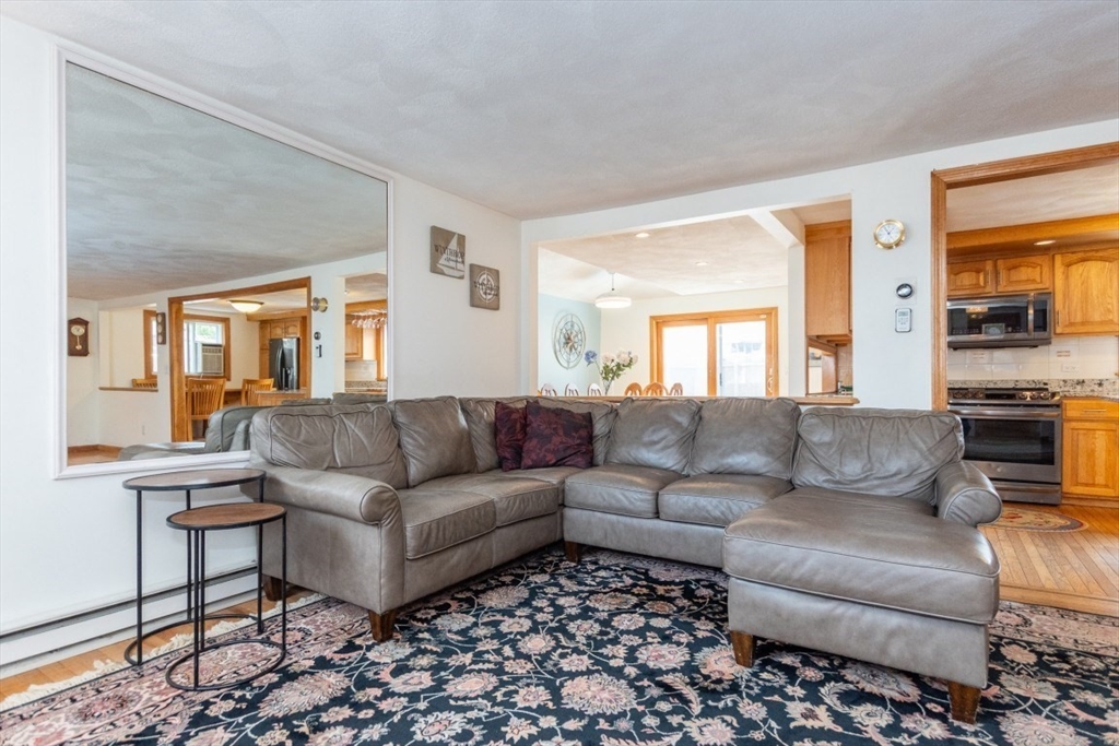 25 Charles Street Winthrop, MA 02152 - Photo 11 of 41