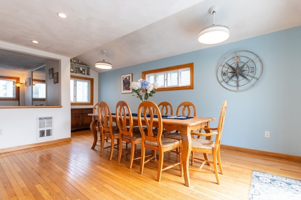 25 Charles Street Winthrop, MA 02152 - Photo 14 of 41