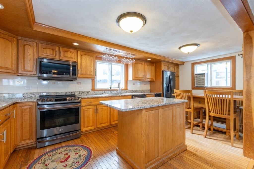 25 Charles Street Winthrop, MA 02152 - Photo 16 of 41