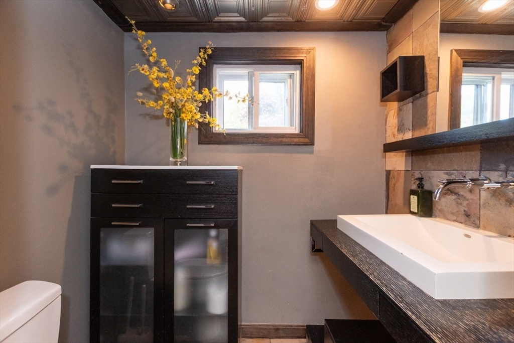 25 Charles Street Winthrop, MA 02152 - Photo 21 of 41