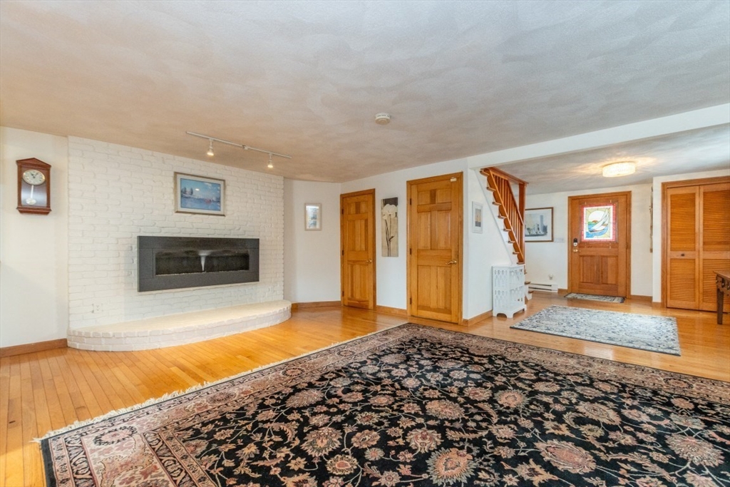 25 Charles Street Winthrop, MA 02152 - Photo 8 of 41