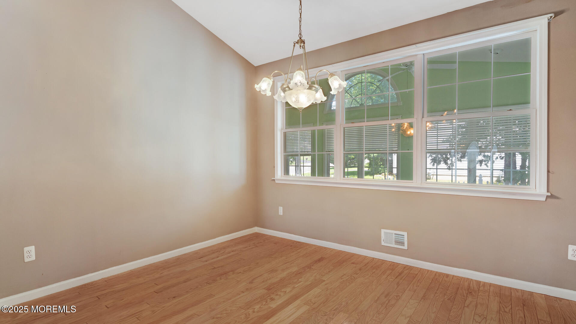 104 Compass Road Manahawkin, NJ 08050 - Photo 15 of 46 104 Compass Manahawkin NJ 08050 USA-016-