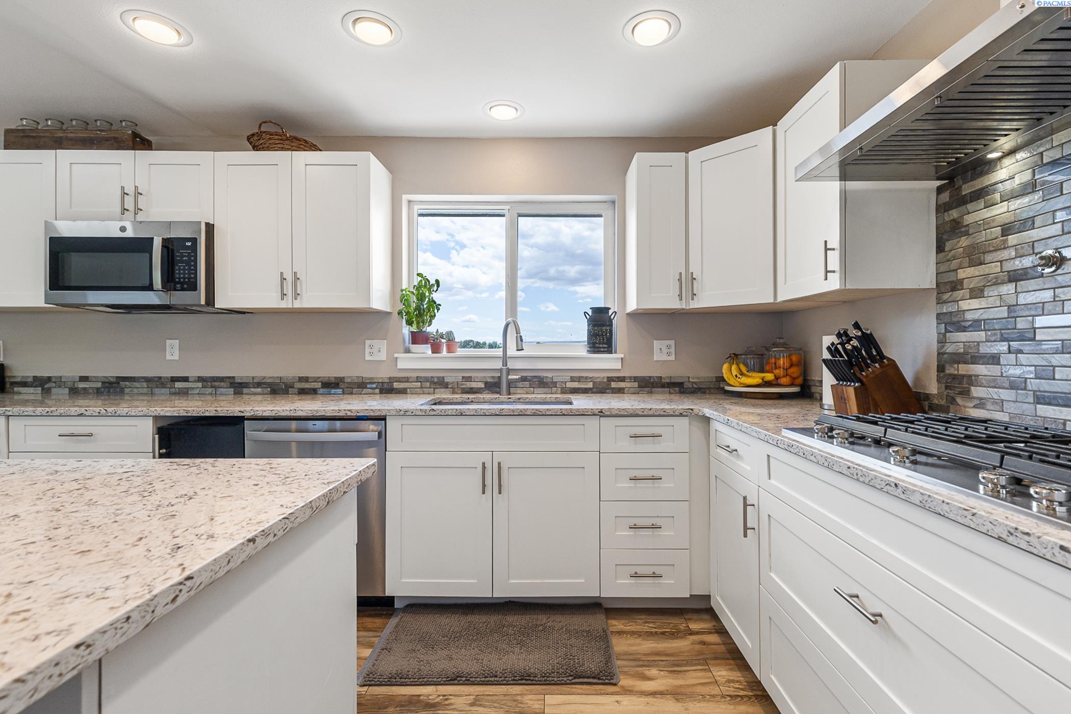 40223 East Ruppert Road Benton City, WA 99320 - Photo 10 of 44 Gallery Image 10