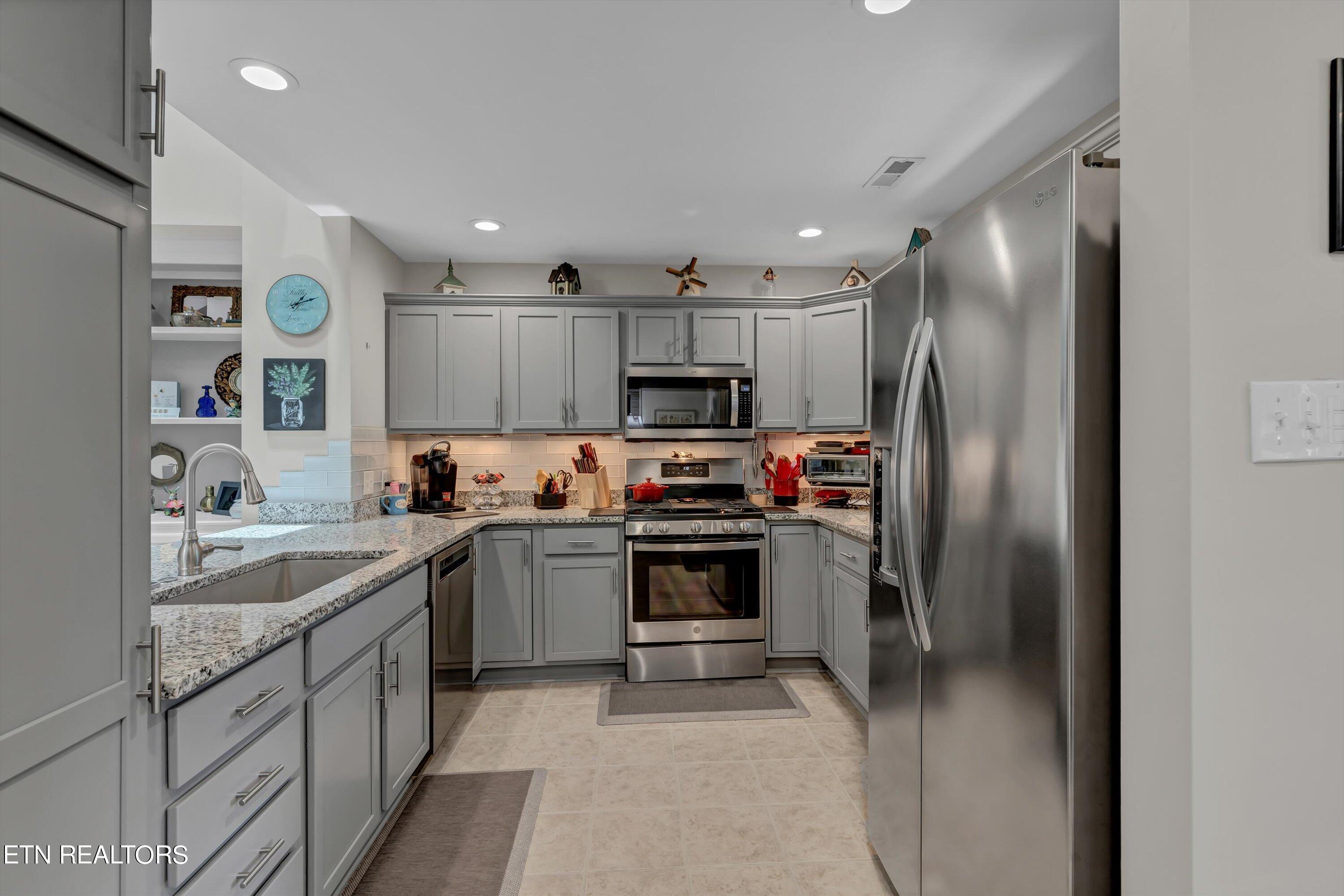 706 Loop Road Knoxville, TN 37934 - Photo 14 of 39 14-706 Loop Rd-14