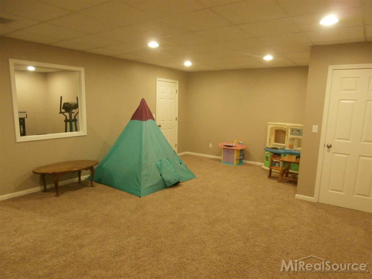 2950 Lyons Road Owosso, MI 48867 - Photo 23 of 30 31208750-22.JPG
