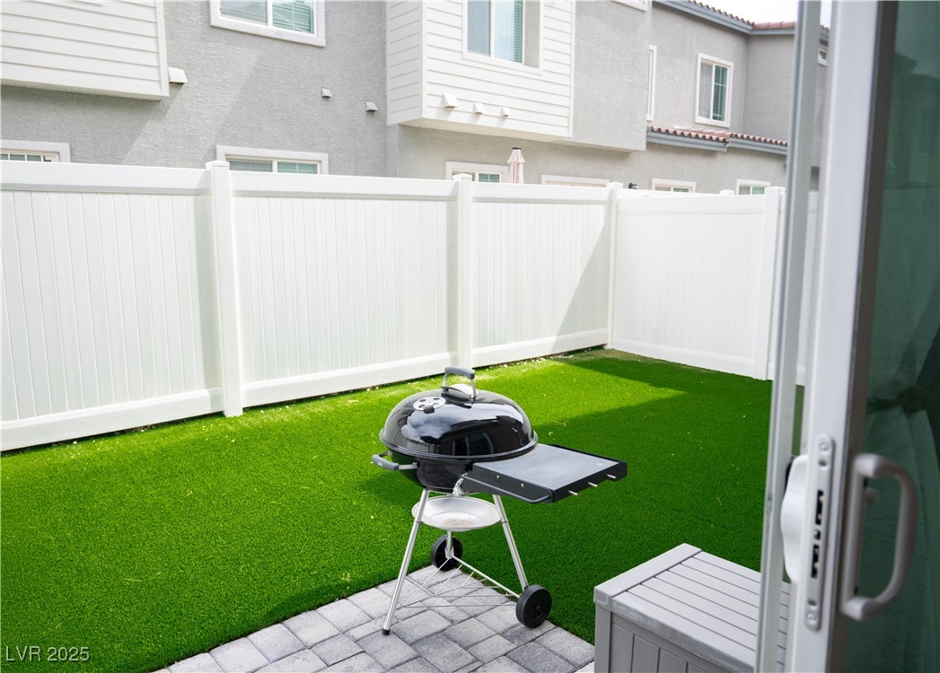 7342 North Decatur Boulevard, Unit 5 North Las Vegas, NV 89084 - Photo 25 of 29 View of yard