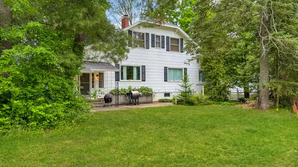 $669,900 | 1576 South Lake Mitchell Drive, Cadillac, MI 49601