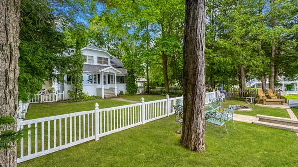 $669,900 | 1576 South Lake Mitchell Drive, Cadillac, MI 49601