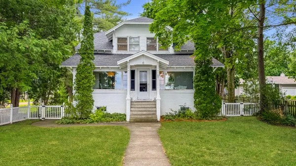 $669,900 | 1576 South Lake Mitchell Drive, Cadillac, MI 49601