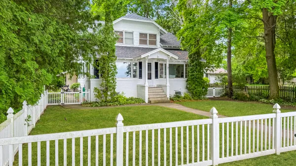 $669,900 | 1576 South Lake Mitchell Drive, Cadillac, MI 49601