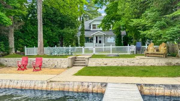 $669,900 | 1576 South Lake Mitchell Drive, Cadillac, MI 49601